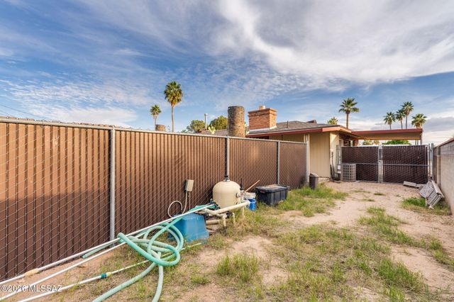 6211 E 17th Street, Tucson, AZ 85711