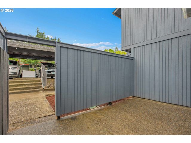 23925 Ne TREEHILL Dr, Wood Village, OR 97060