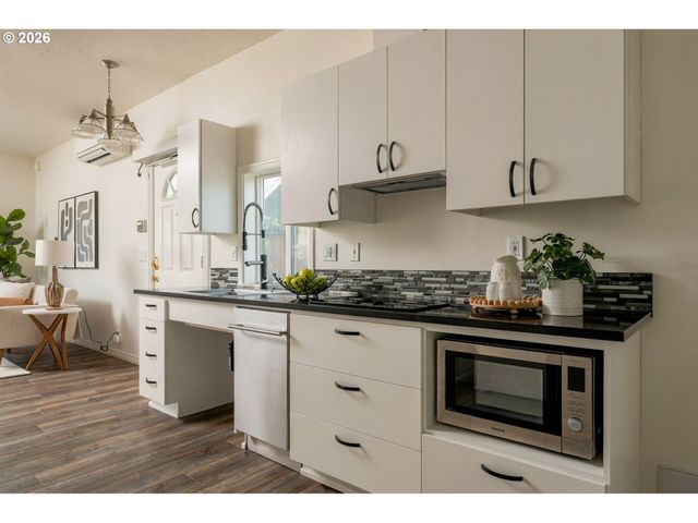 17124 Se Manley St, Portland, OR 97236