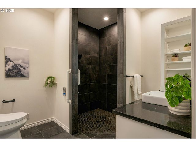 17124 Se Manley St, Portland, OR 97236