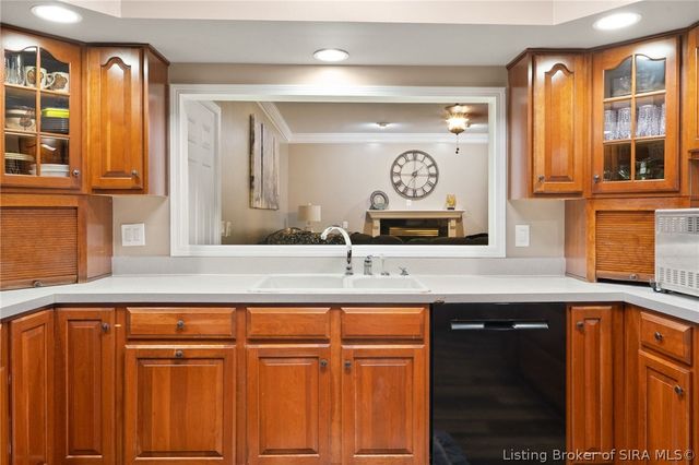 2415 Plum Woods Drive, Sellersburg, IN 47172