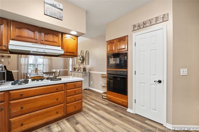 2415 Plum Woods Drive, Sellersburg, IN 47172