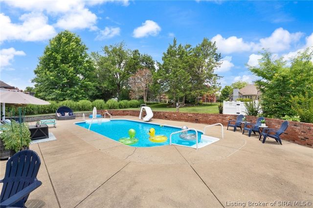 2415 Plum Woods Drive, Sellersburg, IN 47172