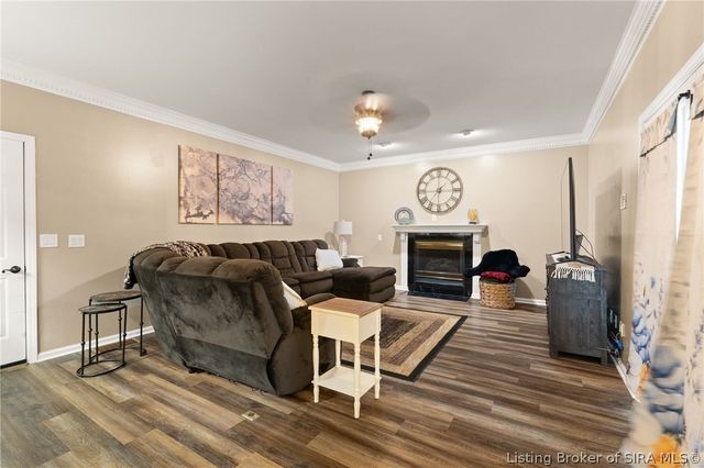 2415 Plum Woods Drive, Sellersburg, IN 47172