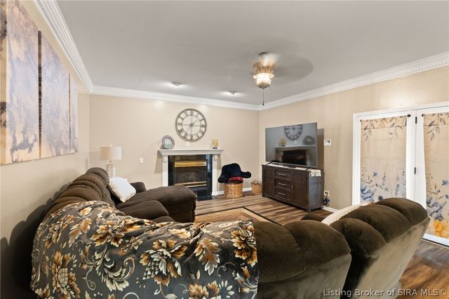 2415 Plum Woods Drive, Sellersburg, IN 47172