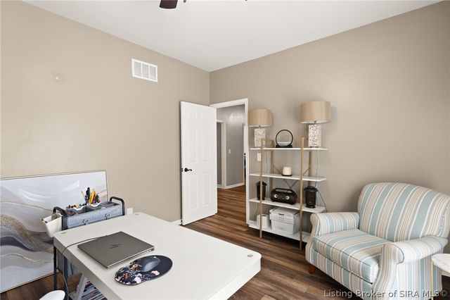 2415 Plum Woods Drive, Sellersburg, IN 47172