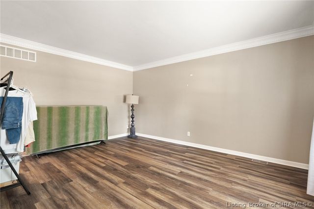 2415 Plum Woods Drive, Sellersburg, IN 47172