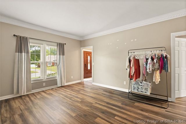 2415 Plum Woods Drive, Sellersburg, IN 47172