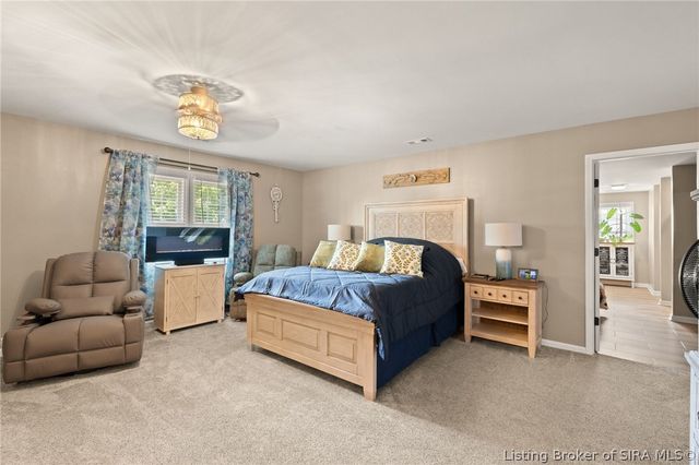 2415 Plum Woods Drive, Sellersburg, IN 47172