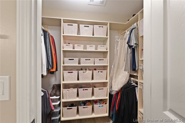2415 Plum Woods Drive, Sellersburg, IN 47172