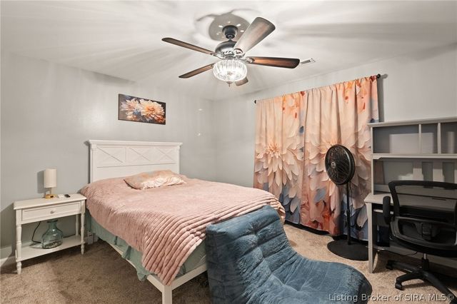 2415 Plum Woods Drive, Sellersburg, IN 47172