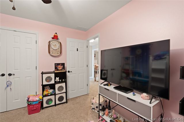 2415 Plum Woods Drive, Sellersburg, IN 47172