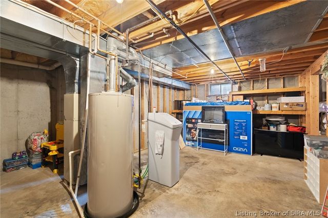2415 Plum Woods Drive, Sellersburg, IN 47172