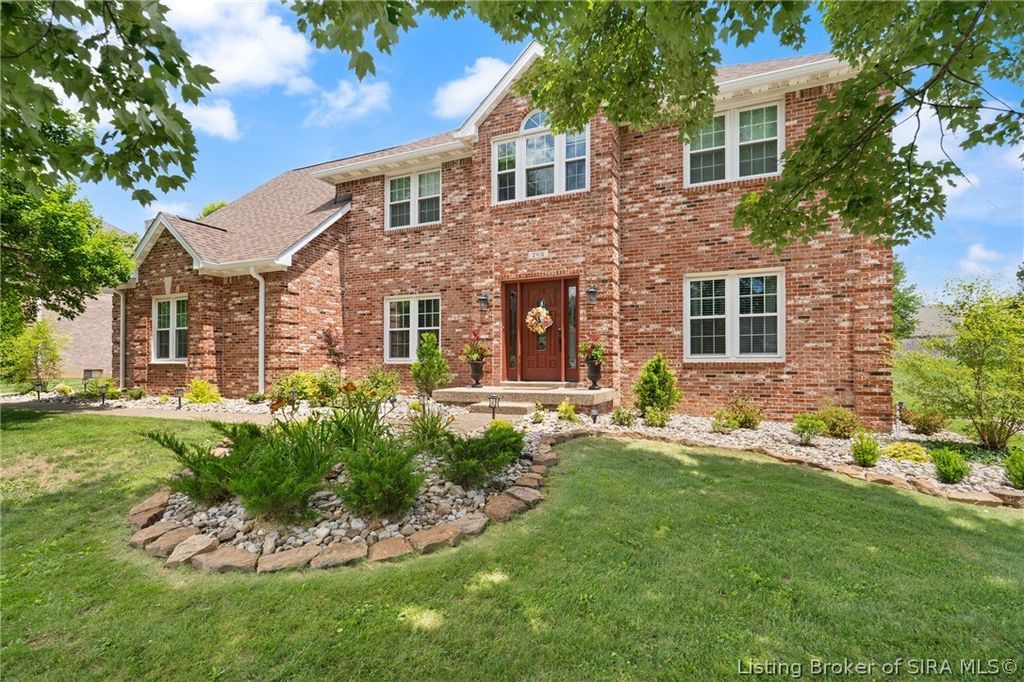 2415 Plum Woods Drive, Sellersburg, IN 47172
