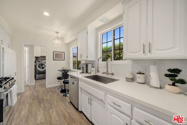 9134 Swinton Avenue, North Hills, CA 91343