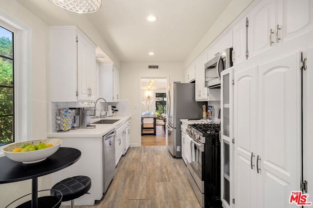 9134 Swinton Avenue, North Hills, CA 91343
