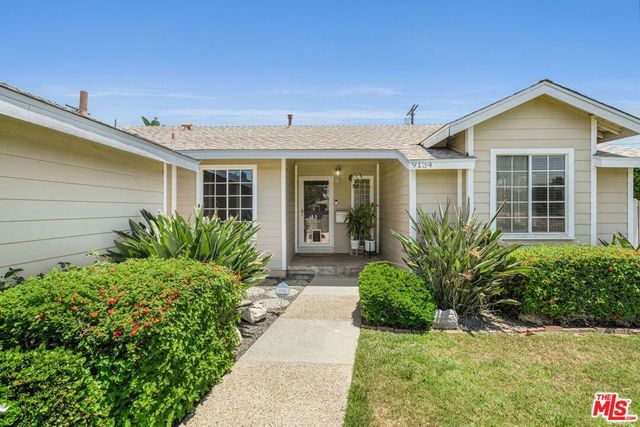 9134 Swinton Avenue, North Hills, CA 91343