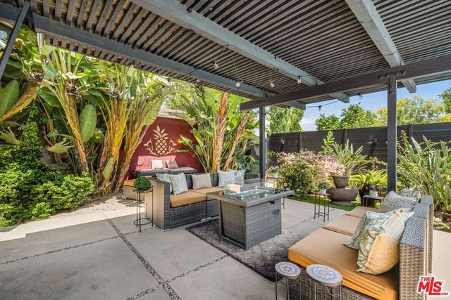 9134 Swinton Avenue, North Hills, CA 91343