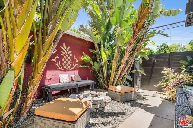 9134 Swinton Avenue, North Hills, CA 91343