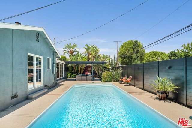 9134 Swinton Avenue, North Hills, CA 91343