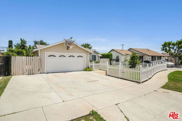 9134 Swinton Avenue, North Hills, CA 91343