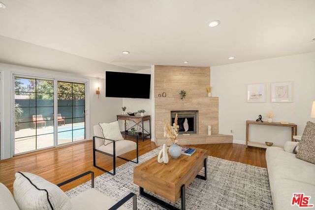 9134 Swinton Avenue, North Hills, CA 91343