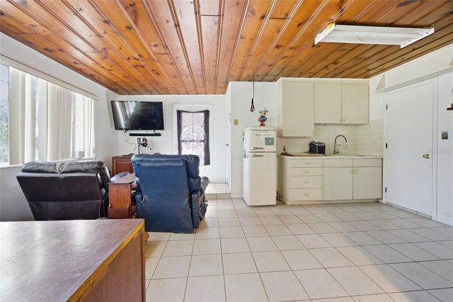 280 PALM COURT, Umatilla, FL 32784