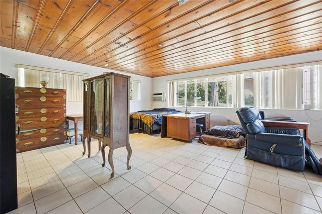 280 PALM COURT, Umatilla, FL 32784