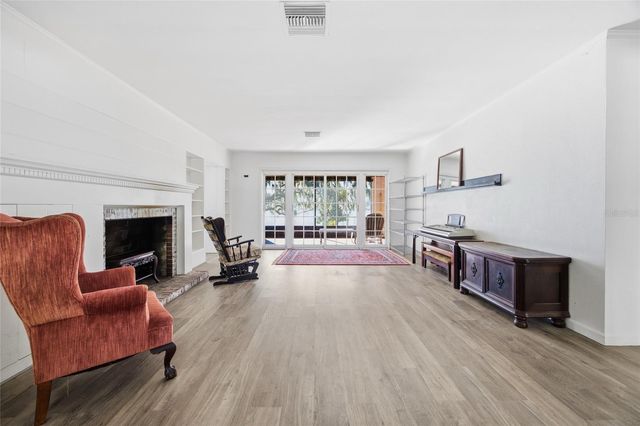 280 PALM COURT, Umatilla, FL 32784