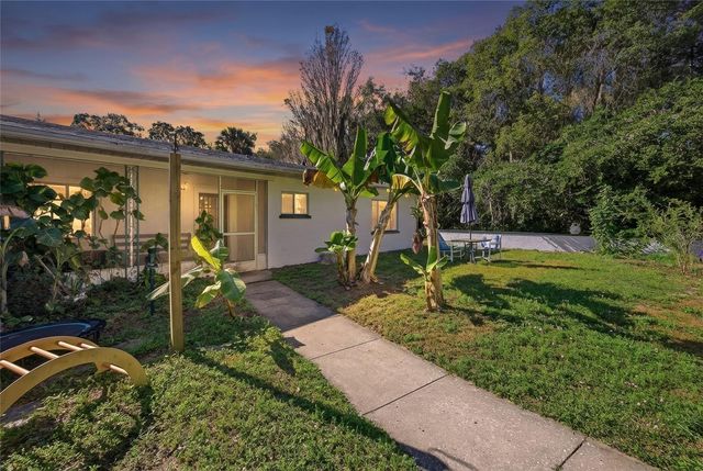 280 PALM COURT, Umatilla, FL 32784