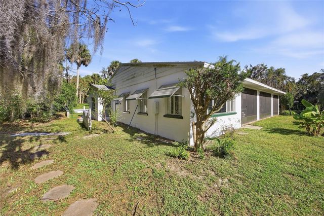 280 PALM COURT, Umatilla, FL 32784