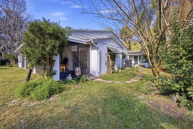 280 PALM COURT, Umatilla, FL 32784