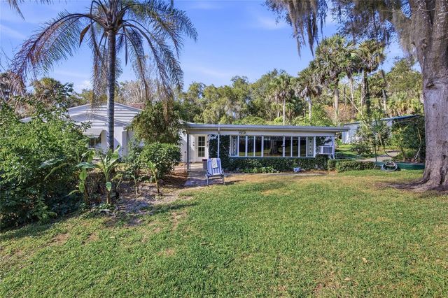 280 PALM COURT, Umatilla, FL 32784