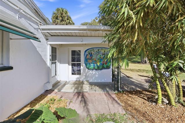 280 PALM COURT, Umatilla, FL 32784