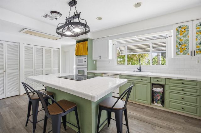 280 PALM COURT, Umatilla, FL 32784