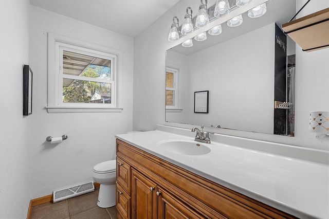 142 GREENE AVENUE, Green Bay, WI 54301