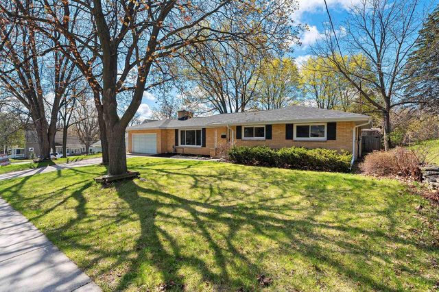 142 GREENE AVENUE, Green Bay, WI 54301