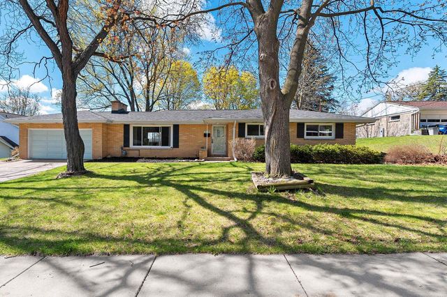 142 GREENE AVENUE, Green Bay, WI 54301