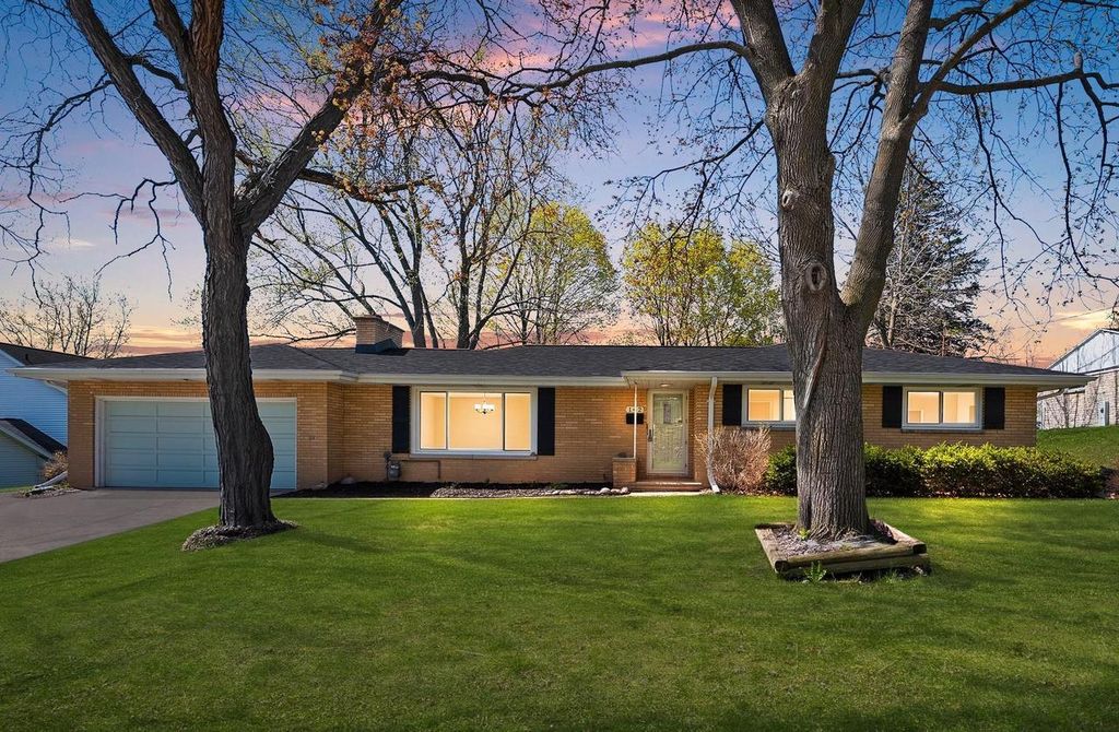 142 GREENE AVENUE, Green Bay, WI 54301