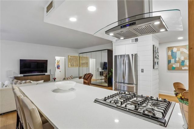 2632 Peachtree Road NW 302B, Atlanta, GA 30305