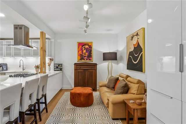 2632 Peachtree Road NW 302B, Atlanta, GA 30305