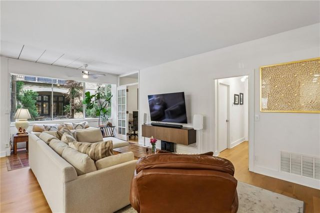 2632 Peachtree Road NW 302B, Atlanta, GA 30305
