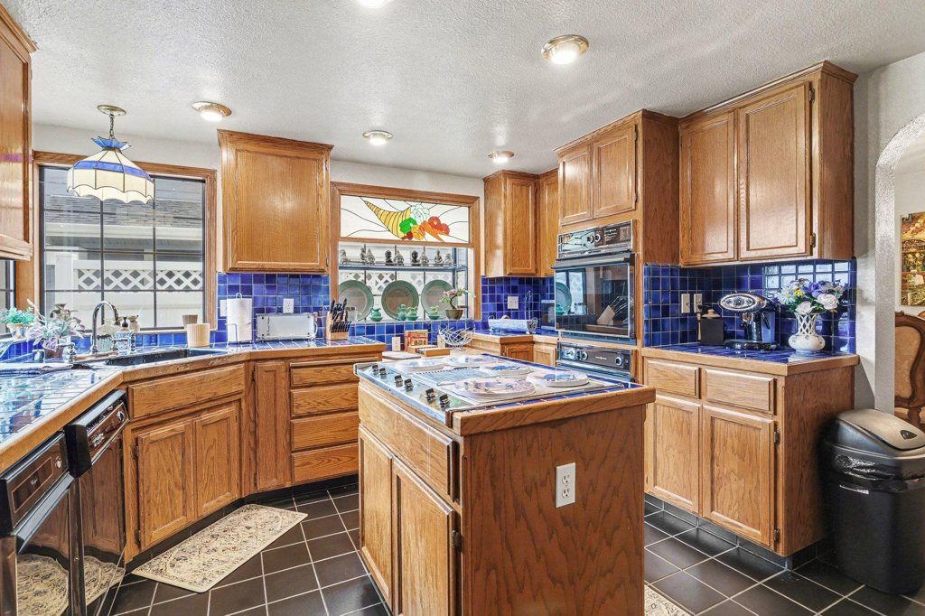 Image 8 of property listing at 5726 5726 Marlin Dr, Discovery Bay, CA 94505