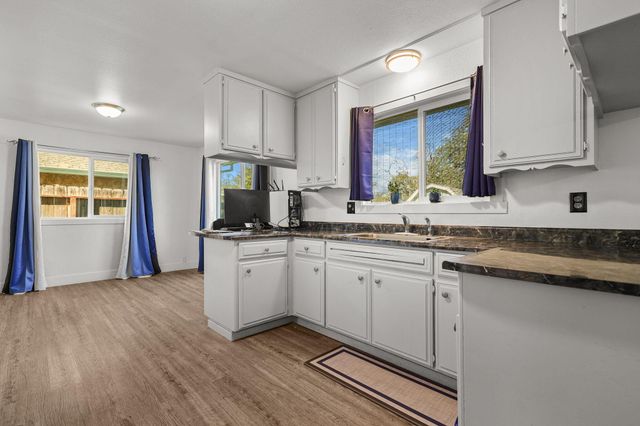 22402 River View Drive, Cottonwood, CA 96022