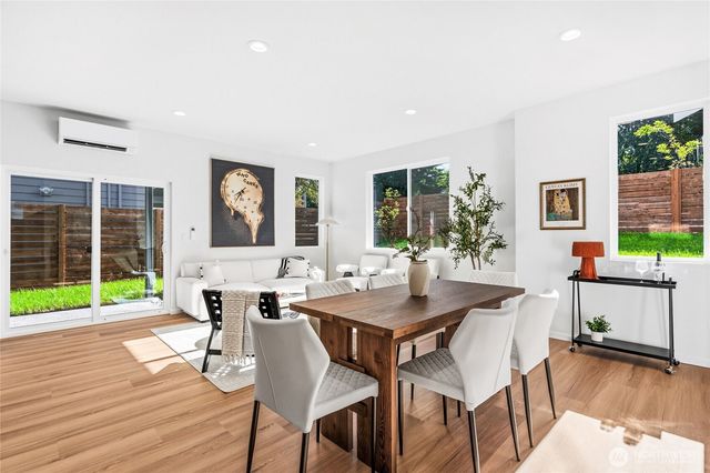 10708 Linden Avenue N, Seattle, WA 98133