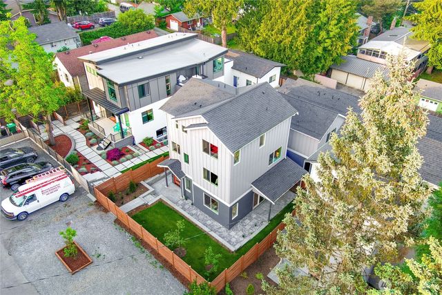 10708 Linden Avenue N, Seattle, WA 98133