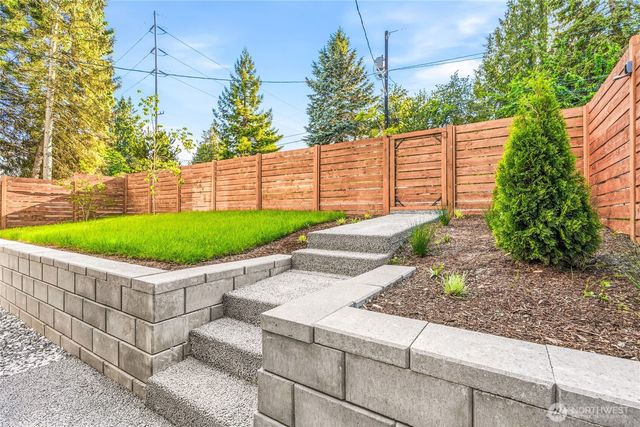 10708 Linden Avenue N, Seattle, WA 98133