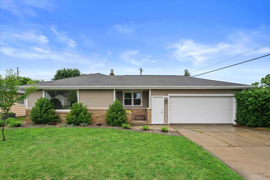 216 S HELEN STREET, Kimberly, WI 54136
