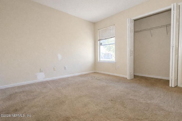 735 CHESTNUT OAK Drive, Jacksonville, FL 32218