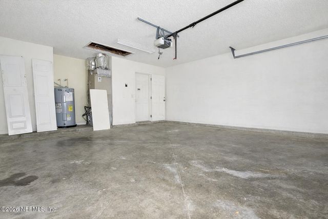 735 CHESTNUT OAK Drive, Jacksonville, FL 32218